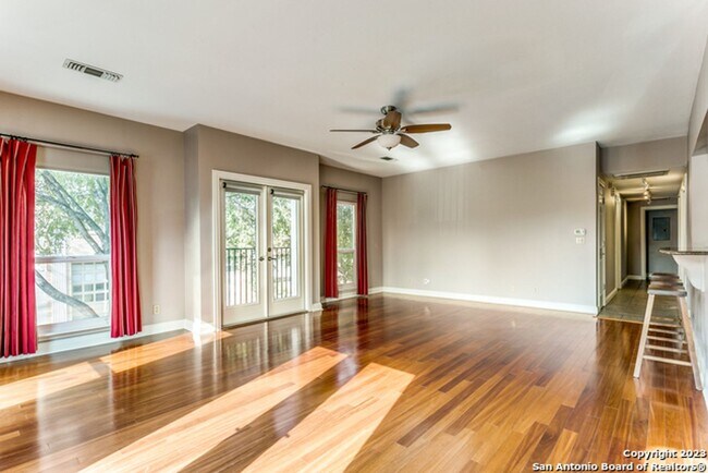 Foto del edificio - 2-BEDROOM CONDO AT ANDALUSIA CONDOMINIUMS