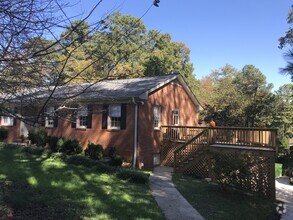 Building Photo - 3620 Fernwood Dr