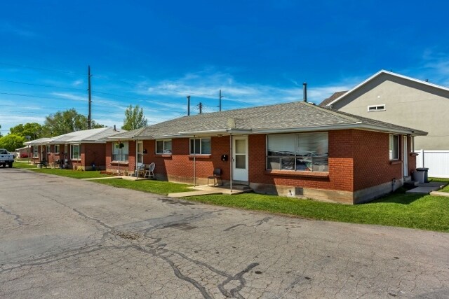Primary Photo - 2664-2694 S 360 E