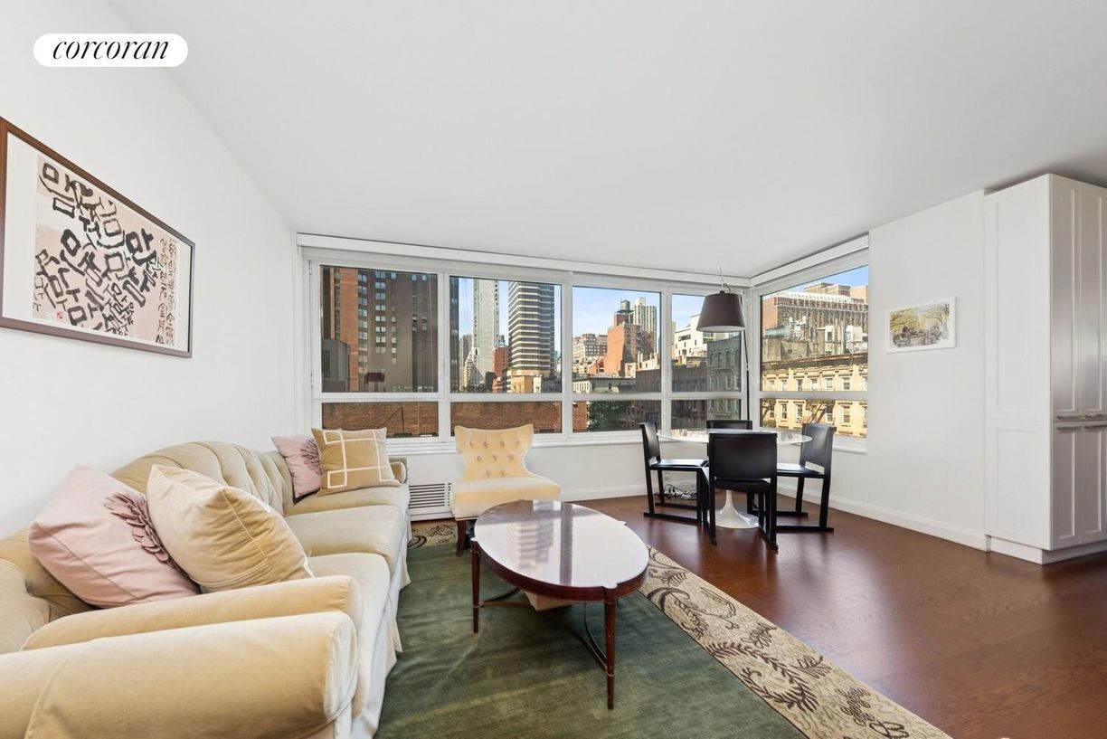 Foto principal - 200 E 94th St