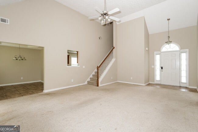 Building Photo - 135 Oak Meadows Dr