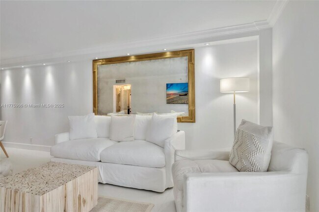 Foto del edificio - 2401 Collins Ave
