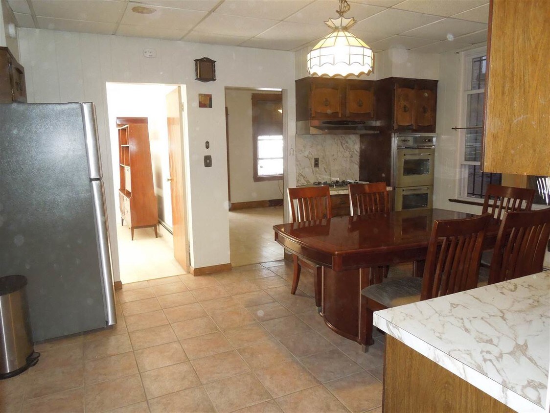 Primary Photo - 423 62nd St