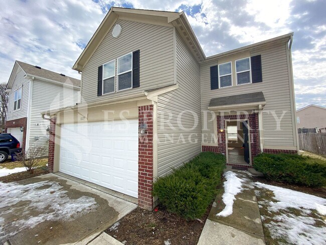 Building Photo - Wonderful 4 bedroom 2.5 bathroom Two Story...