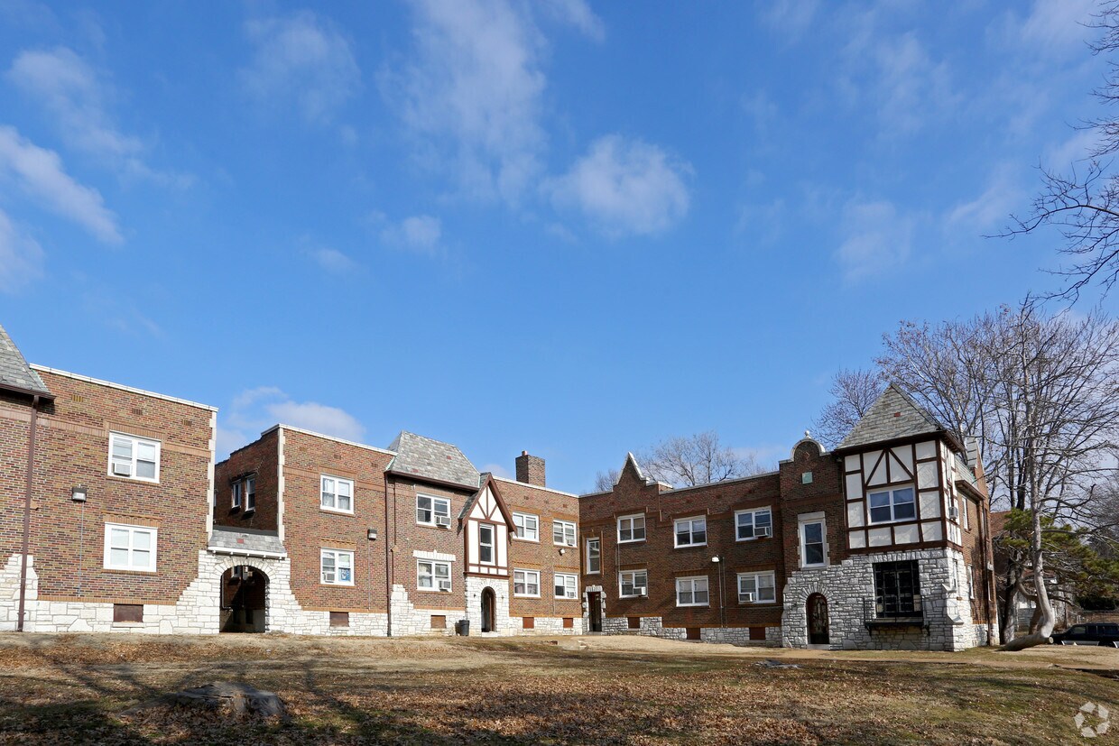 Building Photo - 3671 Alberta St
