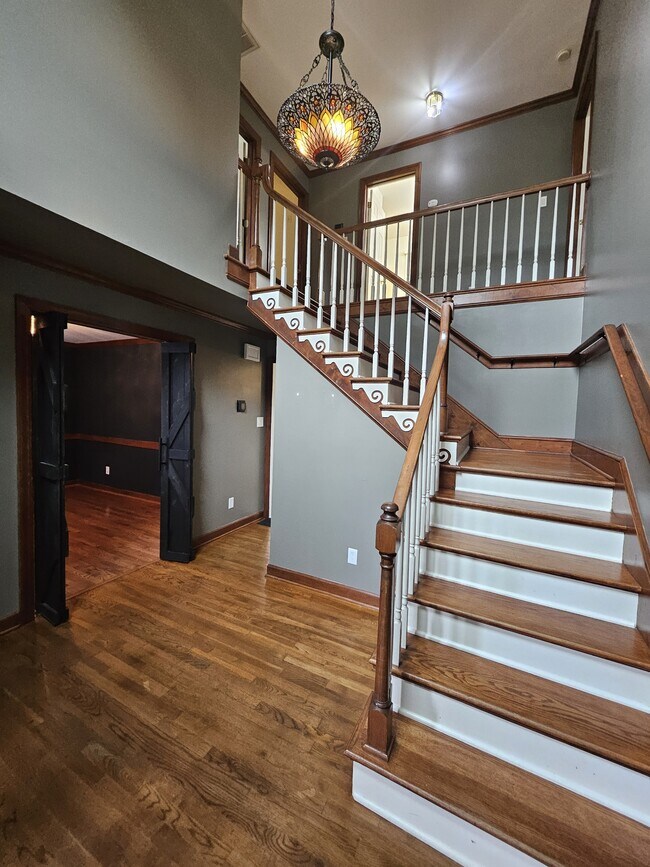 Foto del edificio - 402 E Raintree Ln