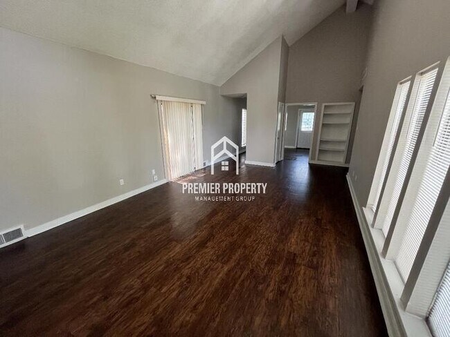 Foto del edificio - 3357 E Oak Side Dr