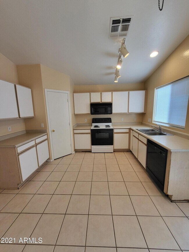 Foto del edificio - 11929 W Larkspur Rd