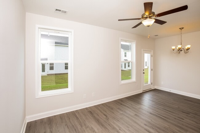 Foto del edificio - 228 Satin Walnut Wy