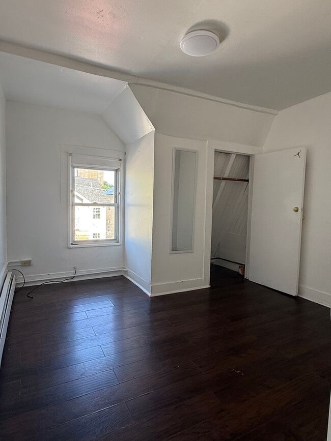 Building Photo - 115 Oraton St