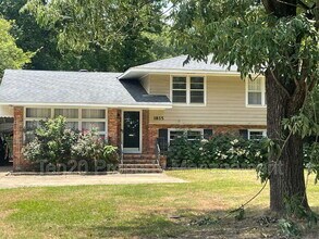 Building Photo - 1815 Marilon Dr