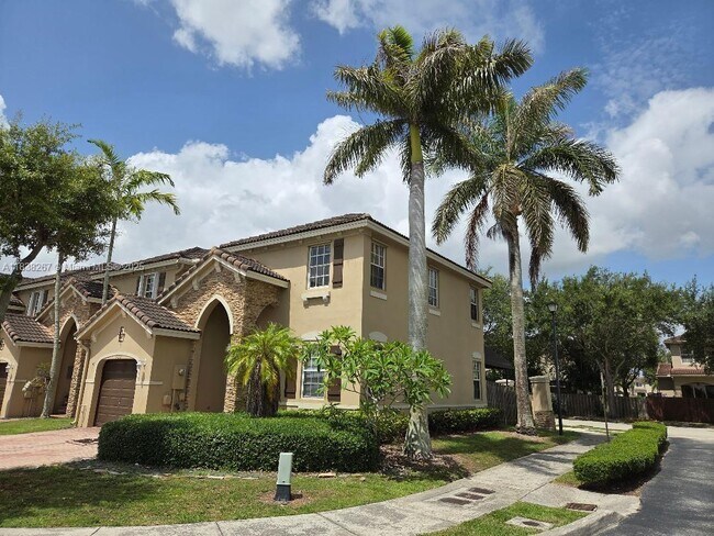 Building Photo - 928 SW 153rd Ct