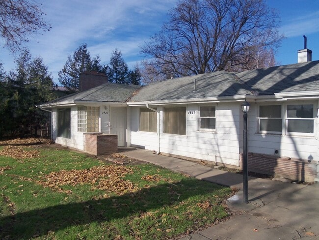 Building Photo - 1421 Monroe St. *single family home with t...