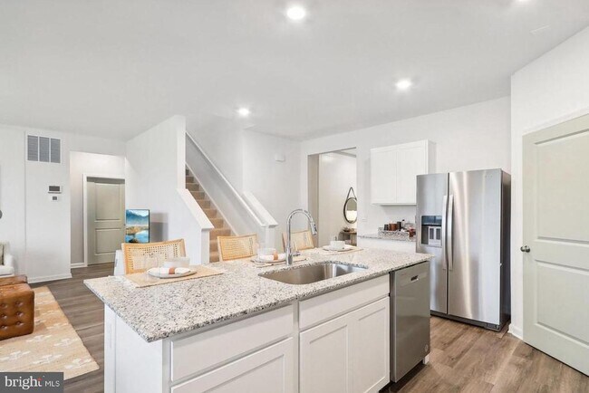 Foto del edificio - 124 Woodford Dr