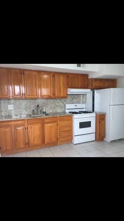 Primary Photo - 228 Hawthorne Ave