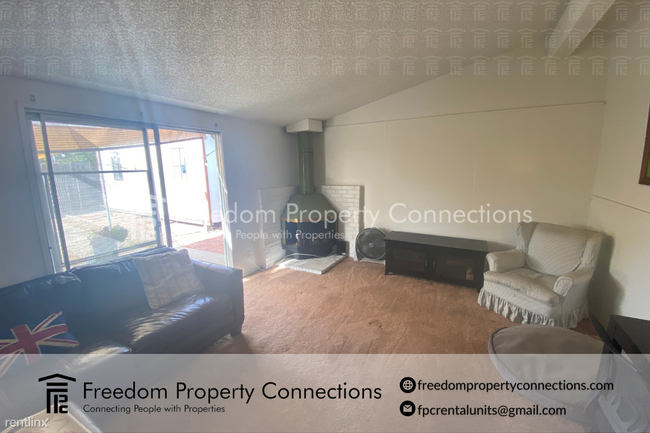 Building Photo - Room for Rent, 1 bath Duplex - 3885 Via Is...
