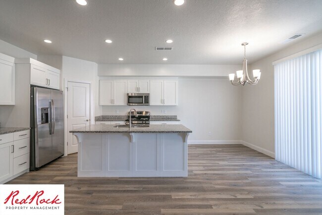 Foto del edificio - MOVE IN SPECIAL!!! $200 off first full mon...