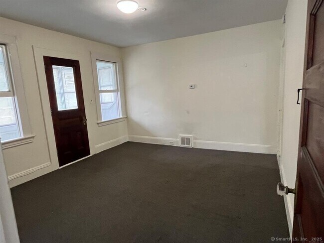 Foto del edificio - 277 Johnson Ave