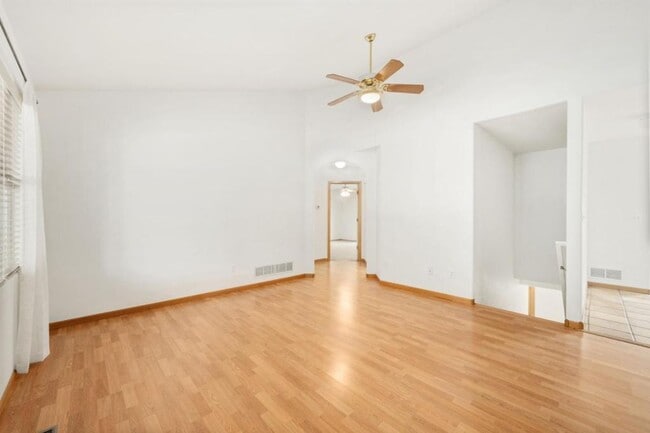 Building Photo - 1632 Ukiah Ln