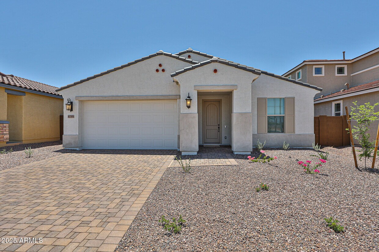 Foto principal - 8759 W Colter St