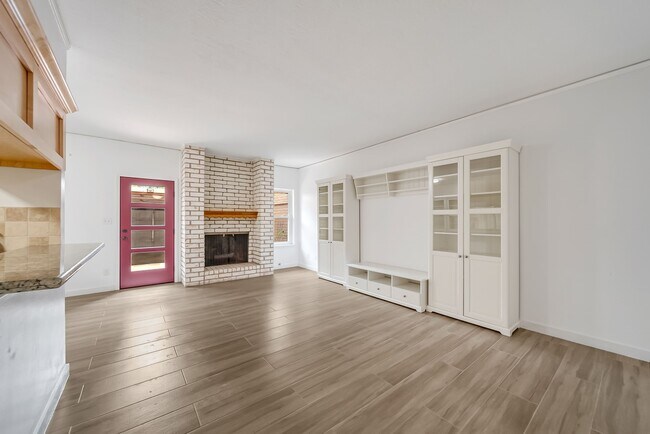 Foto del edificio - 10732 Briar Forest Dr