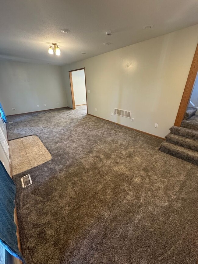 Building Photo - 3 Bed 1 Bath Bay City Home