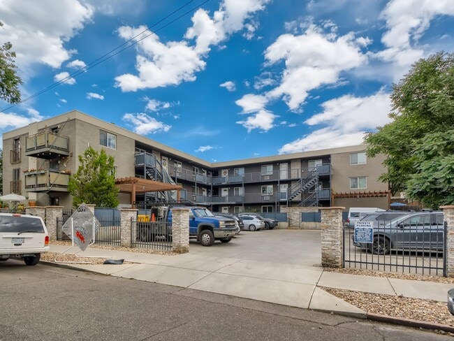 Condominium building - 120 S Pennsylvania St