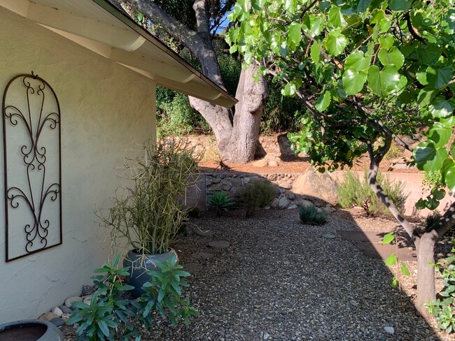 Building Photo - 30 Saint Francis Way