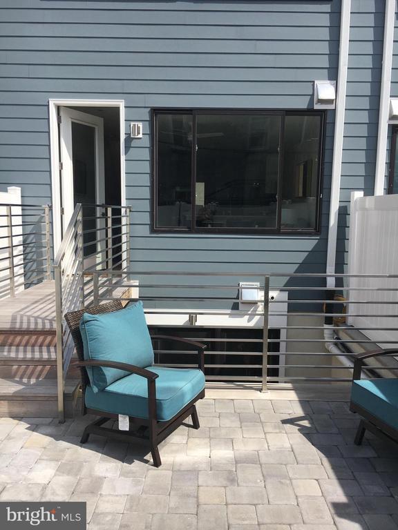 Building Photo - 1008 S 17th St