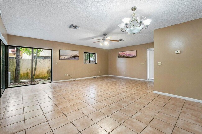 Foto del edificio - 2780 Norfolk Pine Ct