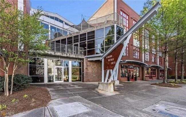 Building Photo - 572 Edgewood Ave SE