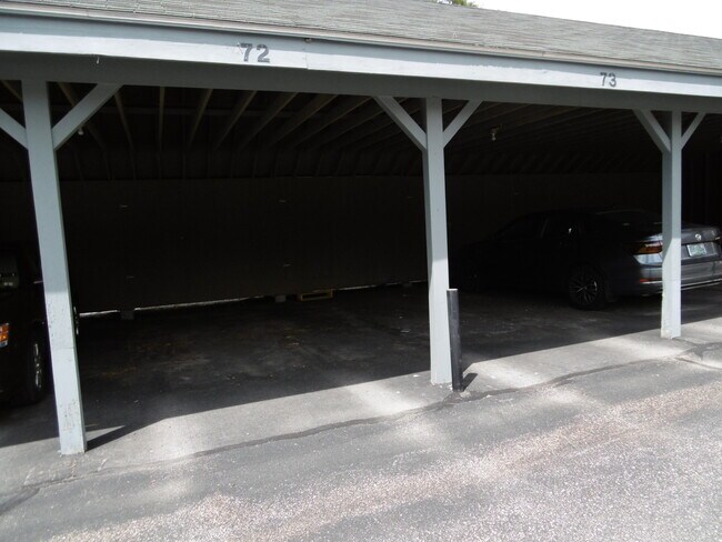Building Photo - 8 Northbrook Dr