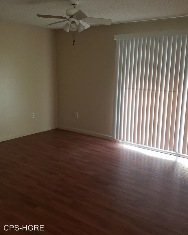Building Photo - 808 Sky Lake Cir