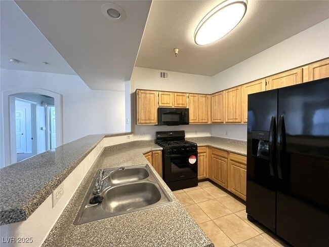 Building Photo - 5855 Valley Dr