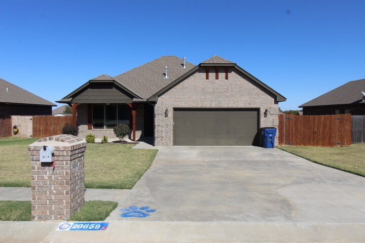 Photo - 20659 Landmark Dr (Harrah, OK)