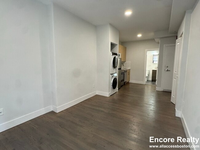 Building Photo - 274 Newbury St