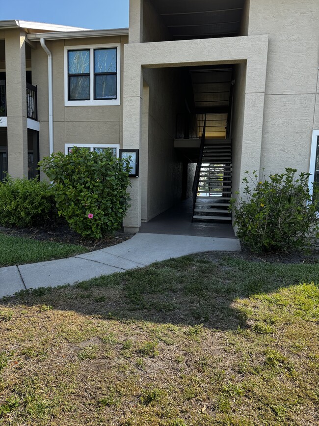 Building Photo - 4045 Crockers Lake Blvd