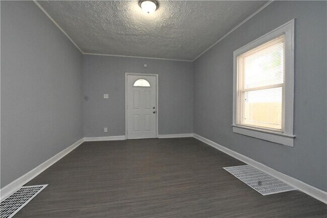 Building Photo - 3250 Winthrop Ave
