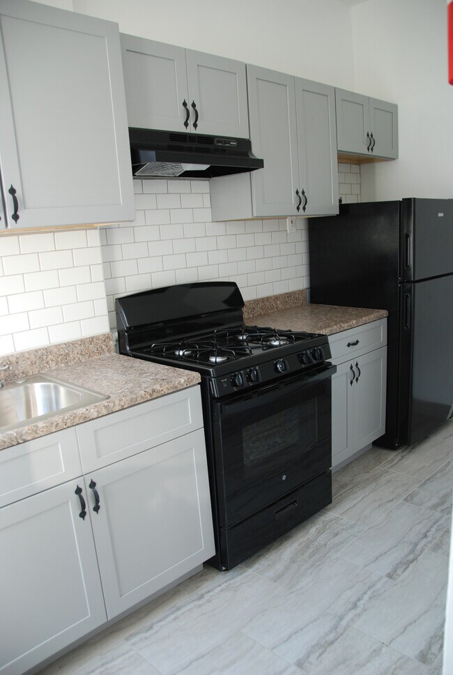 Galley Kitchen (view right) - 1221 Fulton St