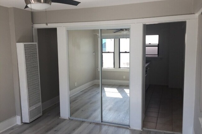 Building Photo - 1403 Innes Pl
