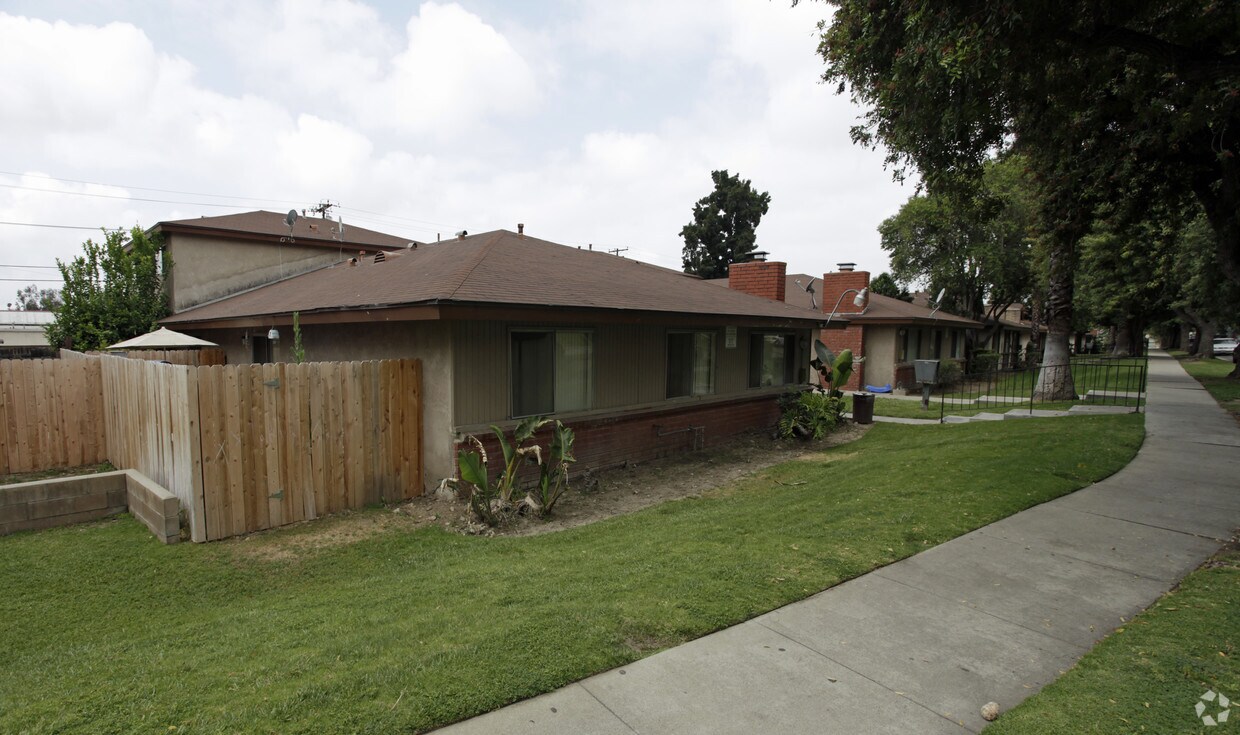 Primary Photo - Springfield Villa Apartments
