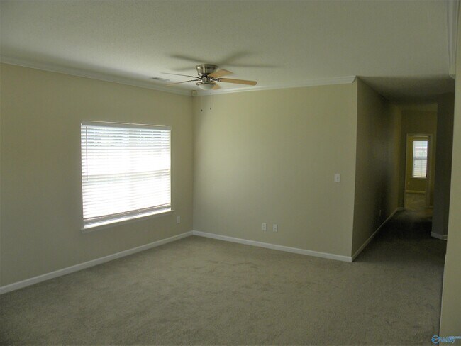 Foto del edificio - 224 Garden Brook Dr