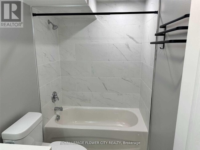 Photo du bâtiment - 41 Paisley Green Ave