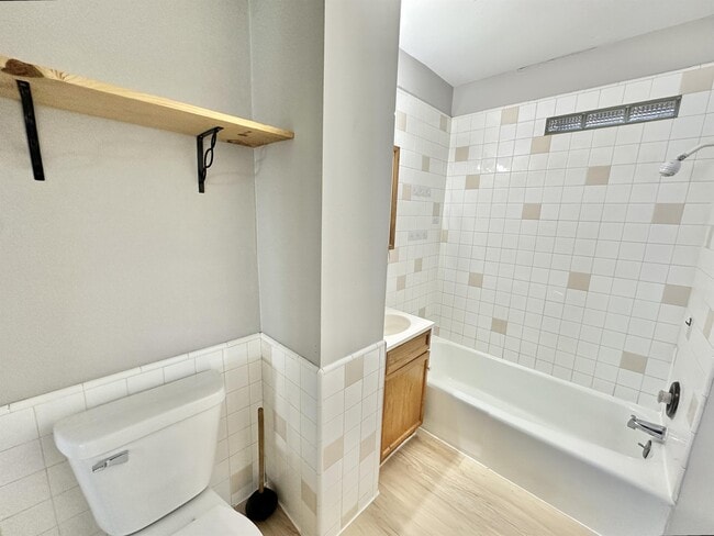 Foto del edificio - 1023 Hackett St