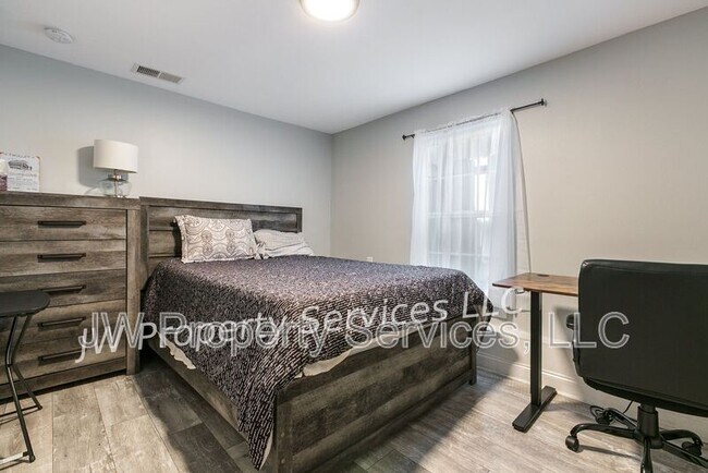 Foto del edificio - 324 N Roman St