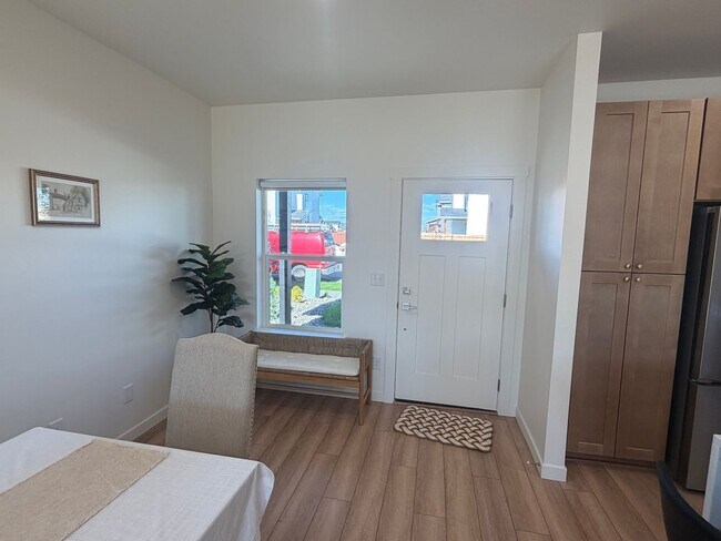 Foto del edificio - 830 Spaniel Ln