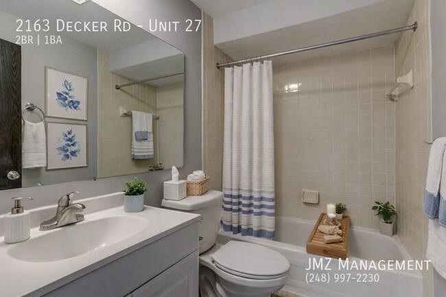 Foto del edificio - 2163 Decker Rd