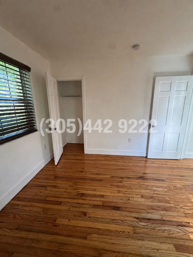 Building Photo - 15 Sidonia Ave