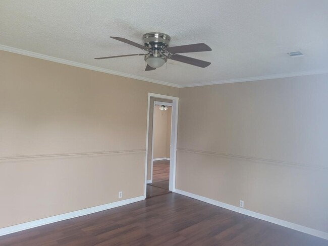 Spacious Living Room. - 703 McArthur Blvd