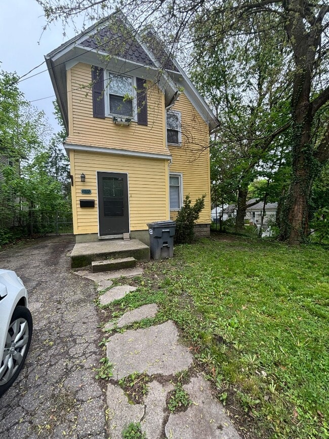Building Photo - 1512 Fairbanks Ct